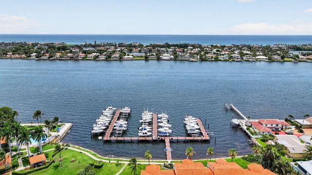 103 Yacht Club Way 205, Hypoluxo, FL 33462