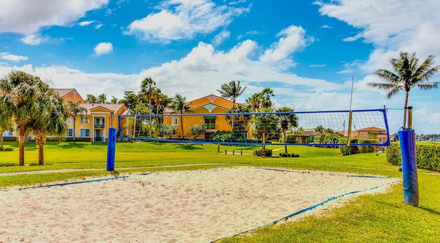 103 Yacht Club Way 205, Hypoluxo, FL 33462