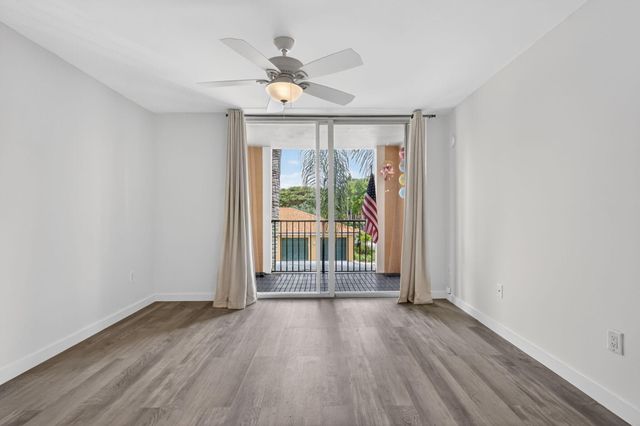 103 Yacht Club Way 205, Hypoluxo, FL 33462