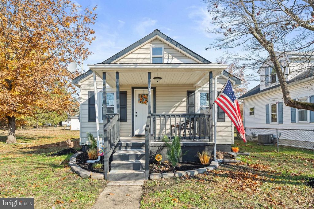 12 CHESTER AVE, Deepwater, NJ 08023