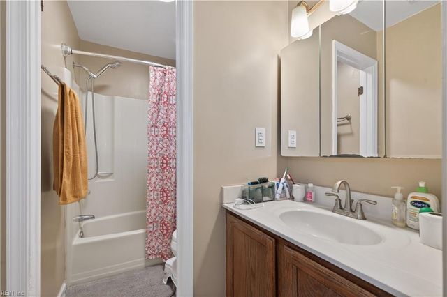 810 Nottaway DR, Chesapeake, VA 23320