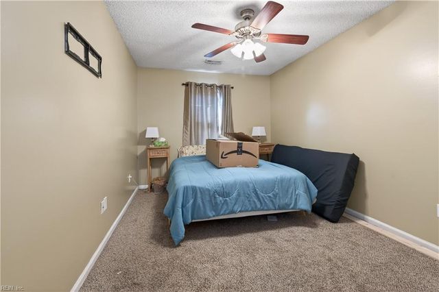 810 Nottaway DR, Chesapeake, VA 23320