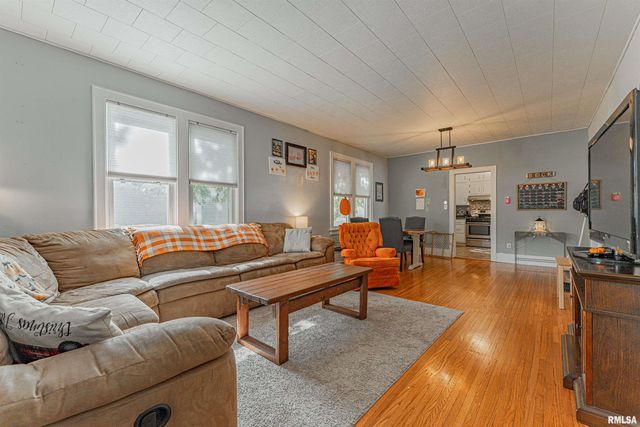 110 S GARDEN Street, Mt Pulaski, IL 62548