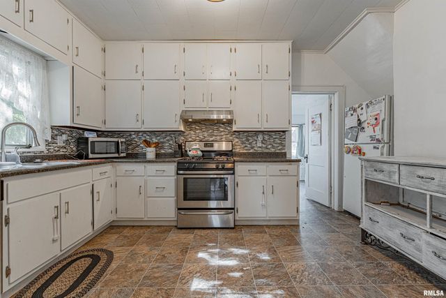 110 S GARDEN Street, Mt Pulaski, IL 62548