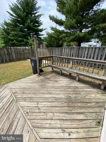 8701 POINT OF WOODS DR, Manassas, VA 20110