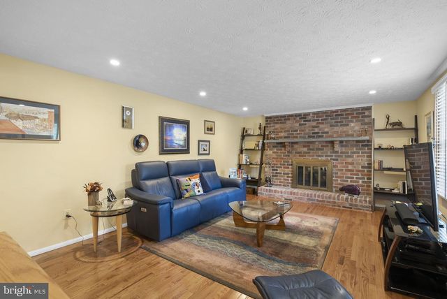 17205 BLOSSOM VIEW DR, Olney, MD 20832