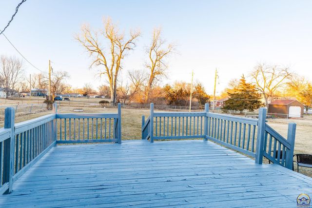 2030 SE 37th ST, Topeka, KS 66605