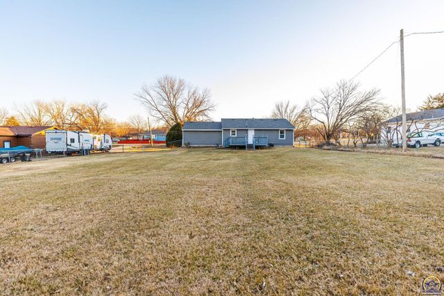 2030 SE 37th ST, Topeka, KS 66605