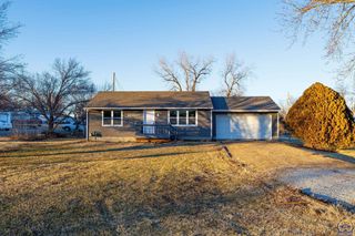 2030 SE 37th ST, Topeka, KS 66605