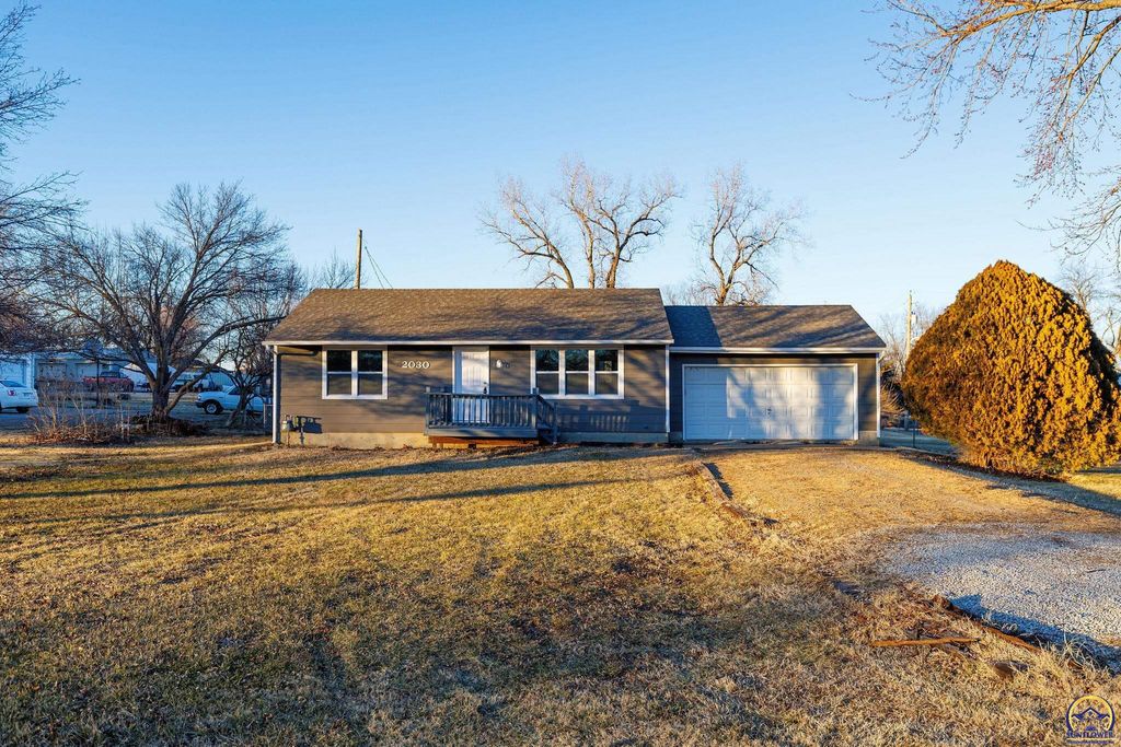 2030 SE 37th ST, Topeka, KS 66605