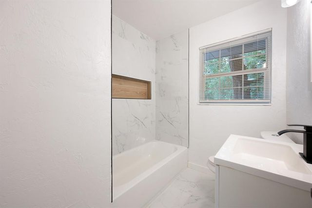 10504 Sunnymeade Place, Oklahoma City, OK 73120