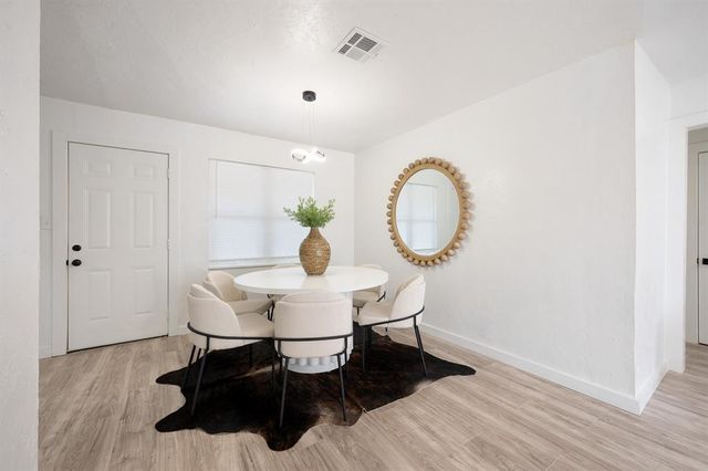 10504 Sunnymeade Place, Oklahoma City, OK 73120