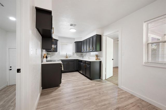 10504 Sunnymeade Place, Oklahoma City, OK 73120