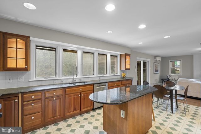 8701 CROMWELL DR, Springfield, VA 22151