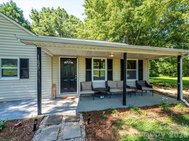 1620 Blueberry Street, Mount Pleasant, NC 28124