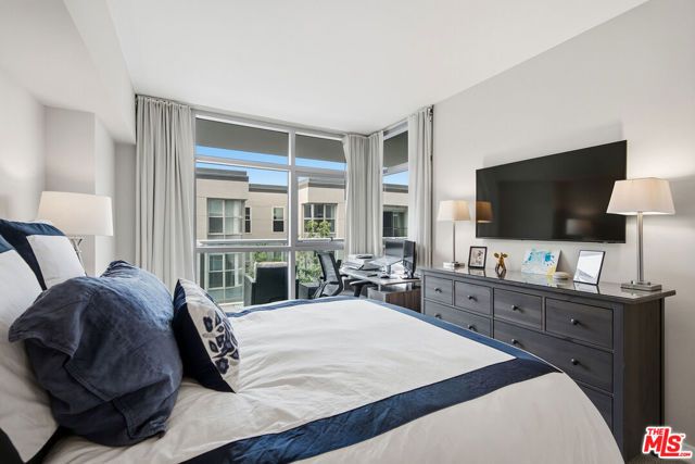 13700 MARINA POINTE Drive 519, Marina Del Rey, CA 90292