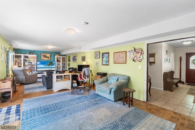 37 Manchester Way, Montville Twp., NJ 07058