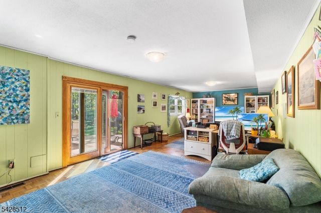 37 Manchester Way, Montville Twp., NJ 07058