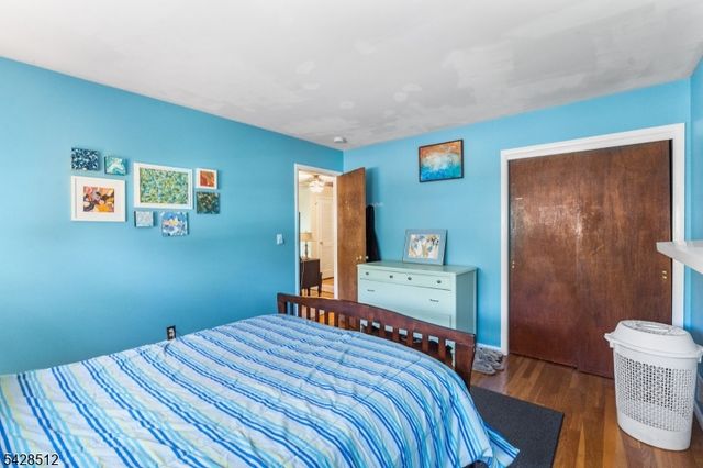 37 Manchester Way, Montville Twp., NJ 07058