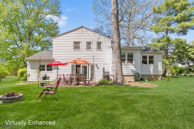 37 Manchester Way, Montville Twp., NJ 07058