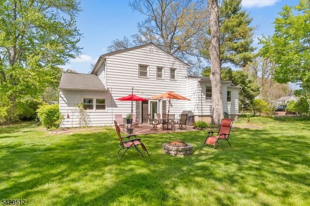 37 Manchester Way, Montville Twp., NJ 07058
