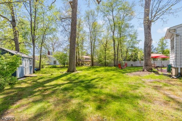 37 Manchester Way, Montville Twp., NJ 07058