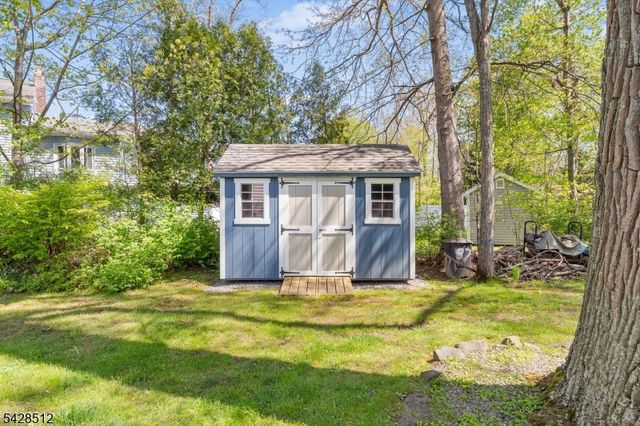 37 Manchester Way, Montville Twp., NJ 07058
