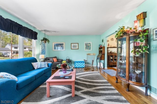 37 Manchester Way, Montville Twp., NJ 07058