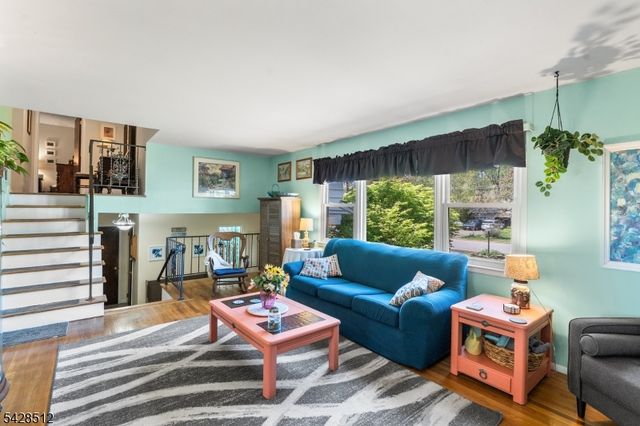 37 Manchester Way, Montville Twp., NJ 07058