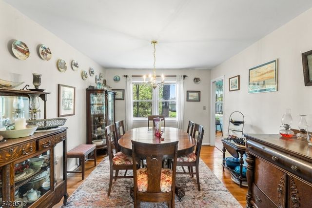 37 Manchester Way, Montville Twp., NJ 07058