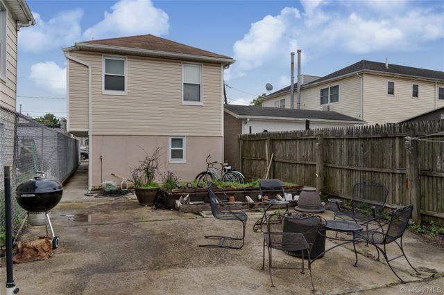 6940 Gouverneur Avenue, Arverne, NY 11692