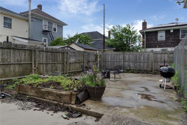 6940 Gouverneur Avenue, Arverne, NY 11692
