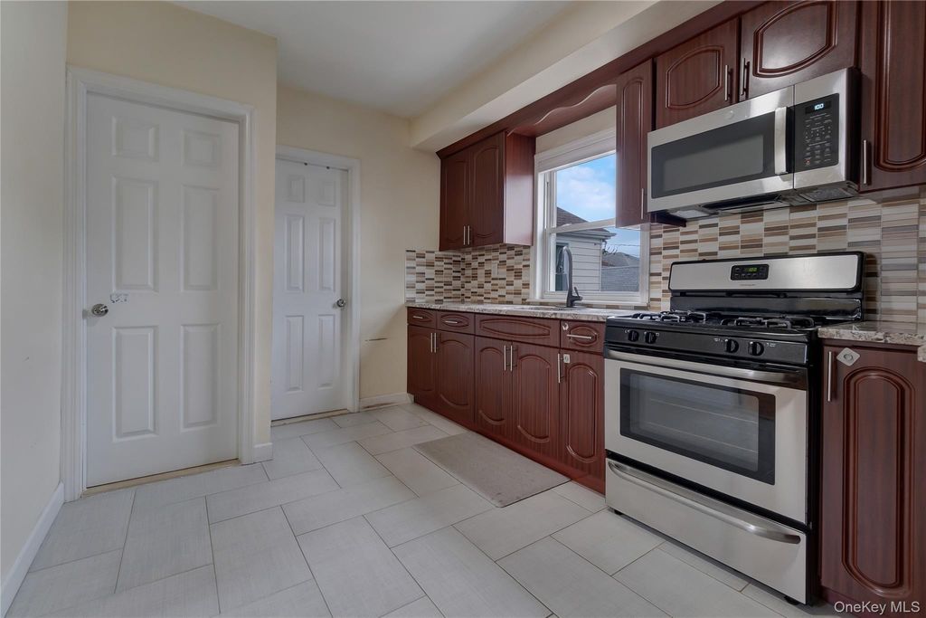 6940 Gouverneur Avenue, Arverne, NY 11692 — photo 3