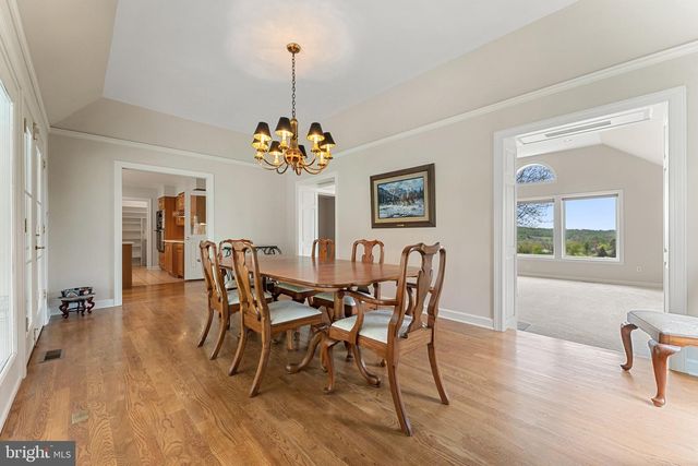 8300 FALCON GLEN RD, Warrenton, VA 20186