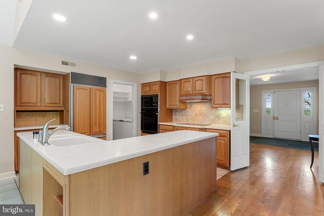 8300 FALCON GLEN RD, Warrenton, VA 20186