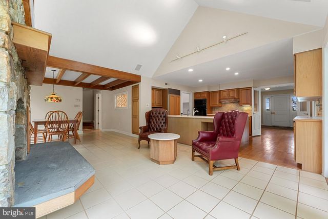 8300 FALCON GLEN RD, Warrenton, VA 20186