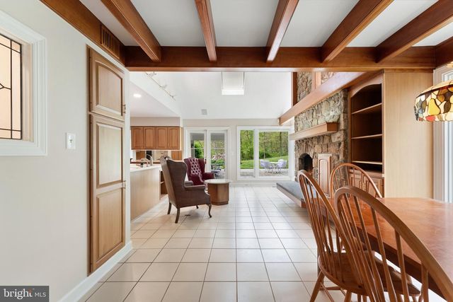 8300 FALCON GLEN RD, Warrenton, VA 20186