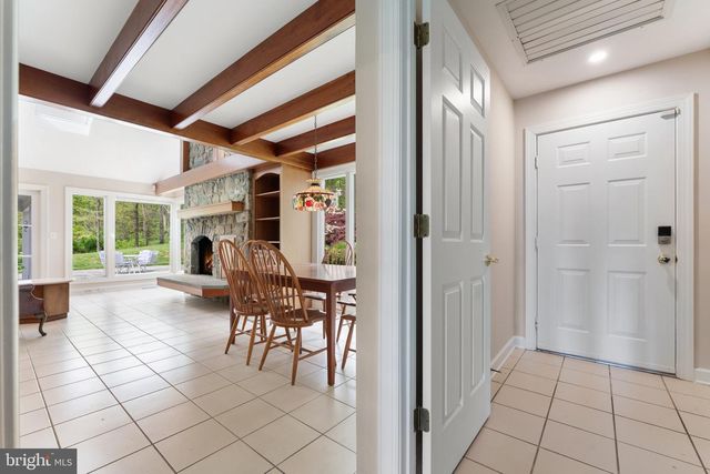 8300 FALCON GLEN RD, Warrenton, VA 20186