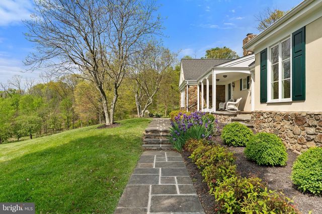 8300 FALCON GLEN RD, Warrenton, VA 20186