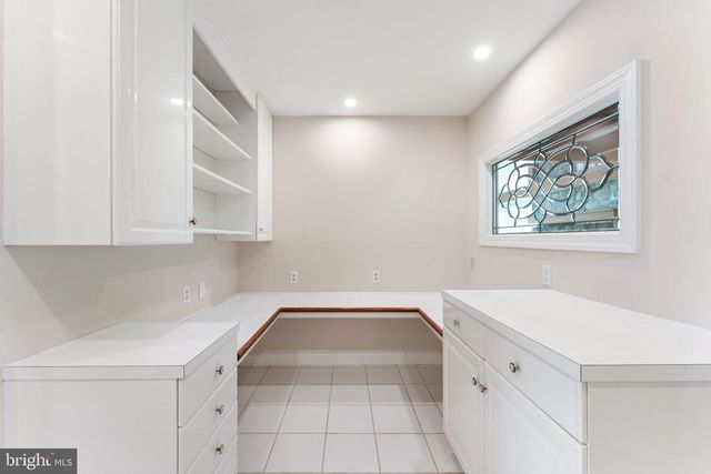 8300 FALCON GLEN RD, Warrenton, VA 20186