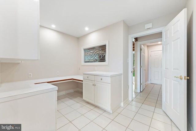 8300 FALCON GLEN RD, Warrenton, VA 20186