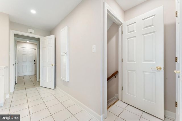 8300 FALCON GLEN RD, Warrenton, VA 20186