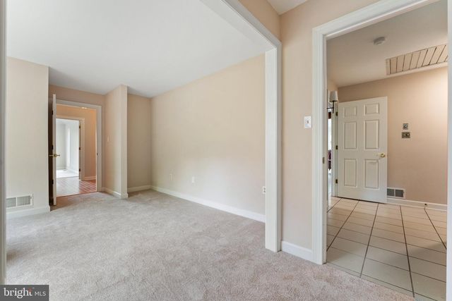 8300 FALCON GLEN RD, Warrenton, VA 20186