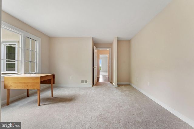 8300 FALCON GLEN RD, Warrenton, VA 20186