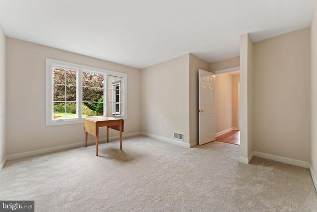 8300 FALCON GLEN RD, Warrenton, VA 20186