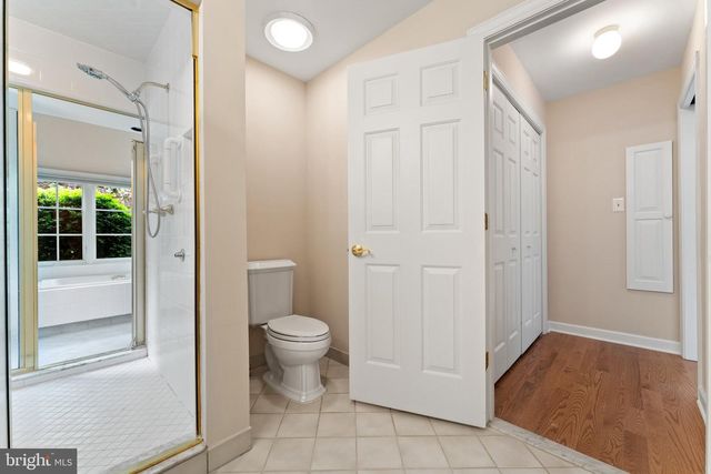 8300 FALCON GLEN RD, Warrenton, VA 20186