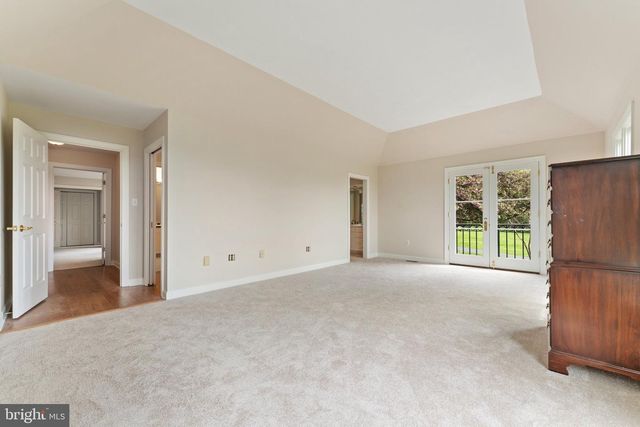 8300 FALCON GLEN RD, Warrenton, VA 20186