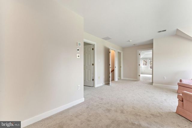 8300 FALCON GLEN RD, Warrenton, VA 20186