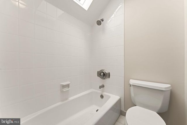 8300 FALCON GLEN RD, Warrenton, VA 20186