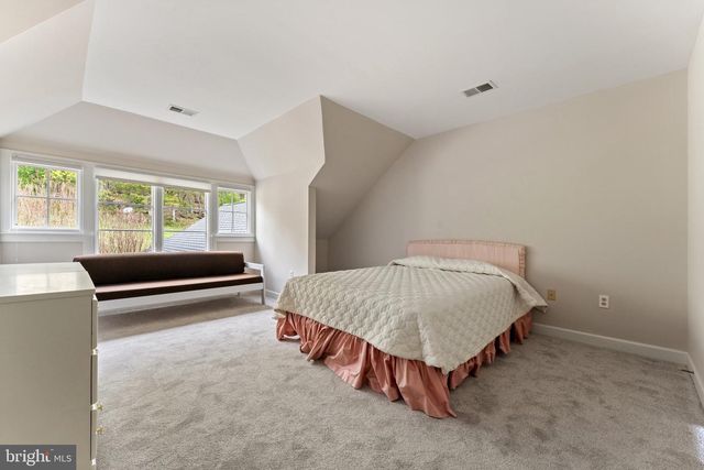 8300 FALCON GLEN RD, Warrenton, VA 20186